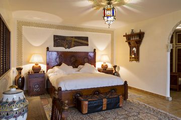 Hotel Quieta Royalsuite Bett