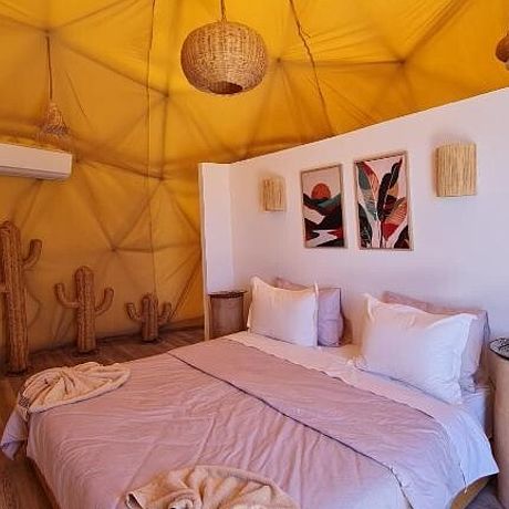 Blick aufs Bett im Dome
