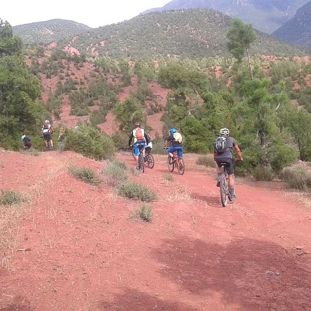 Mountainbiker Weg Berge Ourika-Tal