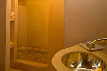 Riad Dar Attajmil Superiorzimmer Nomads Badezimmer
