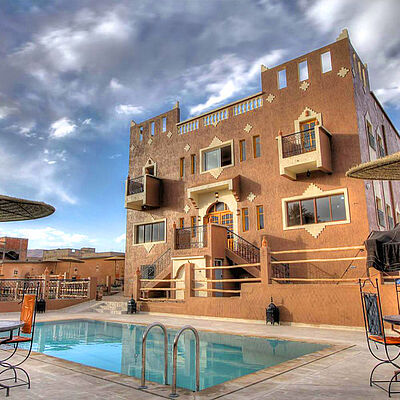 Riad Dar Bab Todra Poolbereich