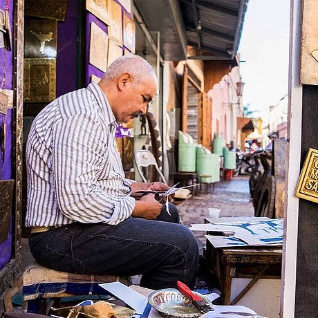 Handwerker in den Souks von Marrakesch