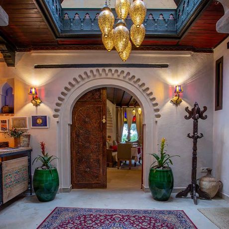 Blick auf die Rezeption des Hotels Dar Echchaouen
