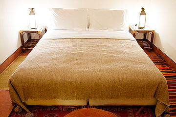 riad dar attajmil juniorzimmer turbant bett kissen