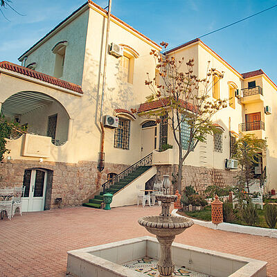 Pension und Gaestehaus Villa Pomme d´Or Aussenansicht Springrun