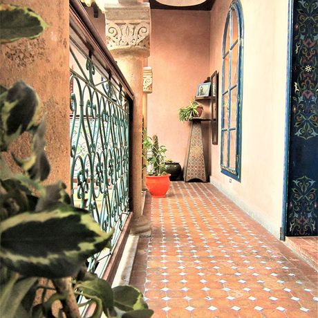 Blick auf die Veranda eines Zimmers des Riads Dar Alia