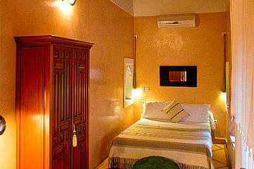 Riad Dar Attajmil Superiorzimmer Nomads Schlafbereich